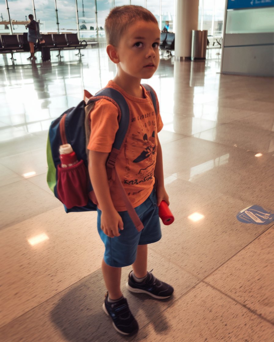 I Saw a Lost Child in the Airport — What He Had in His Backpack Made Me Gasp…