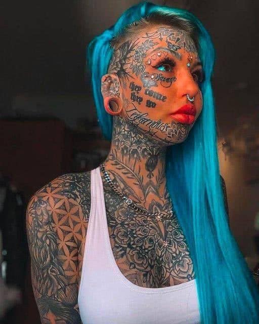 Like an angel before tattoos!» This is what a 25-year-old girl looked like before 600 tattoos