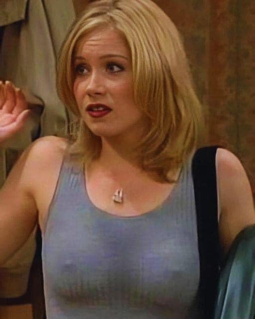 Take a Look at Christina Applegate in This Throwback Episode of ‘Married with Children’ from 1990!