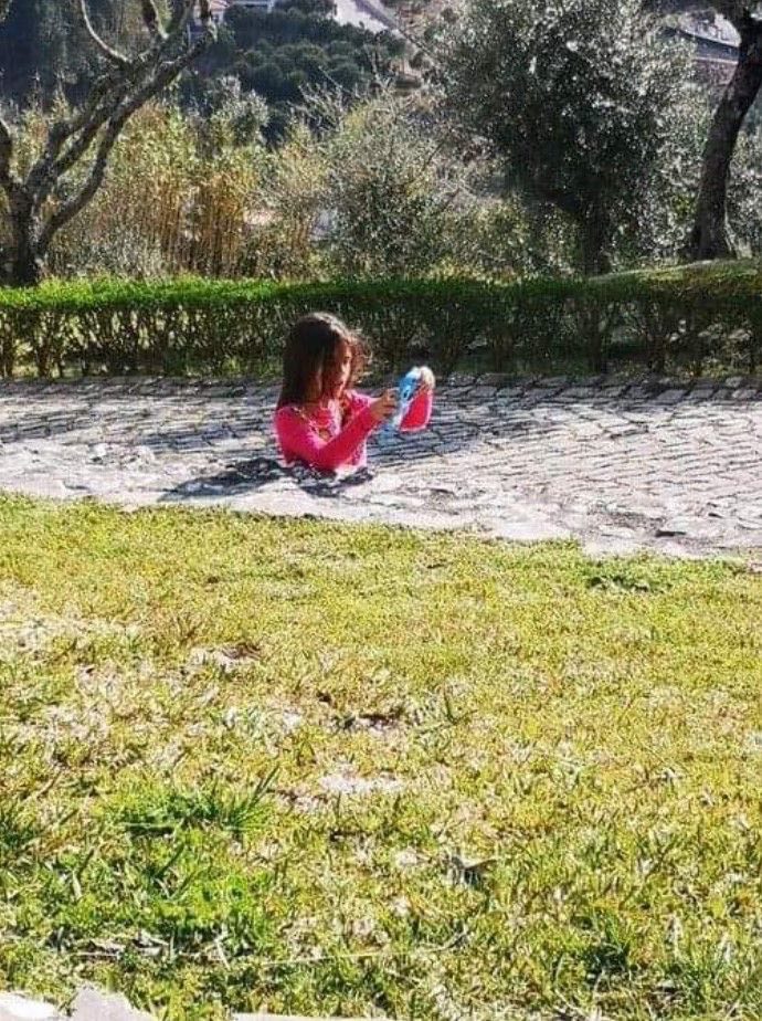 Picture Of A Girl Vanishing Into The Ground Shocks The Viewers