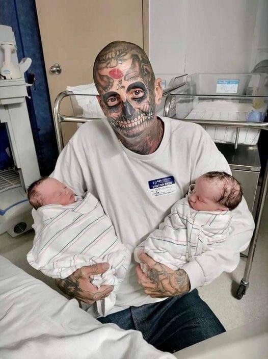 Dad With 240 Tattoos Faces Backlash As People Think He Is A Horrible Father – Then His Wife Reveals The Truth