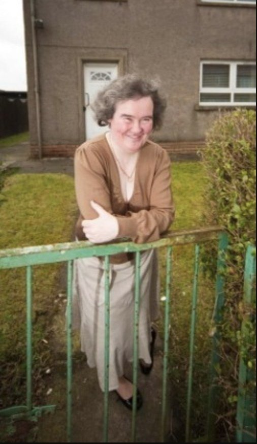 HT7. Susan Boyle still lives in her childhood home – now she gives us a peek inside after the renovations